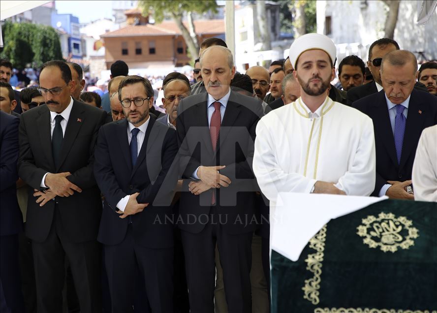Gazeteci-Yazar Şule Yüksel Şenler son yolculuğuna uğurlandı