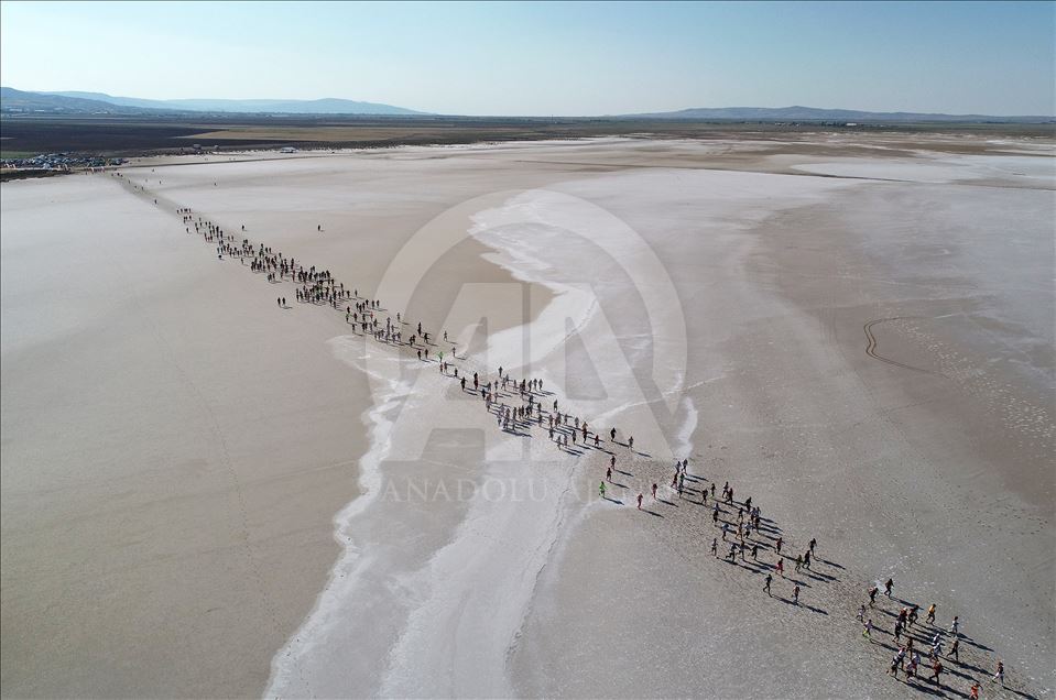 Tuz Gölü’nde Garmin Runfire Salt Lake Ultra Trail Maratonu