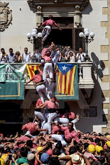 Festivali tradicional "Kullat njerëzore" në Barcelonë