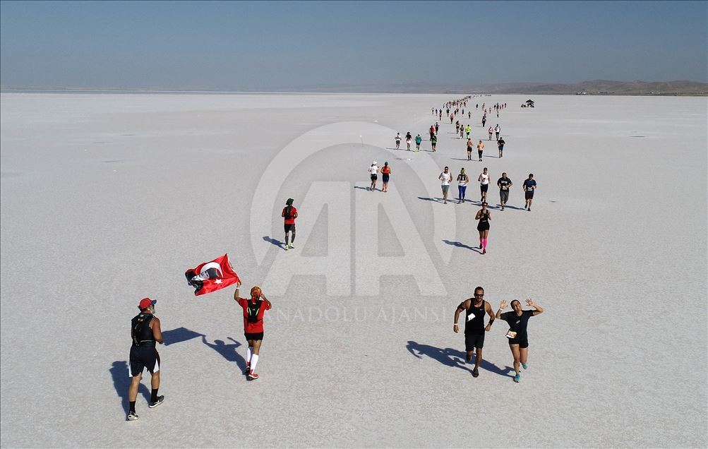 Tuz Gölü’nde Garmin Runfire Salt Lake Ultra Trail Maratonu