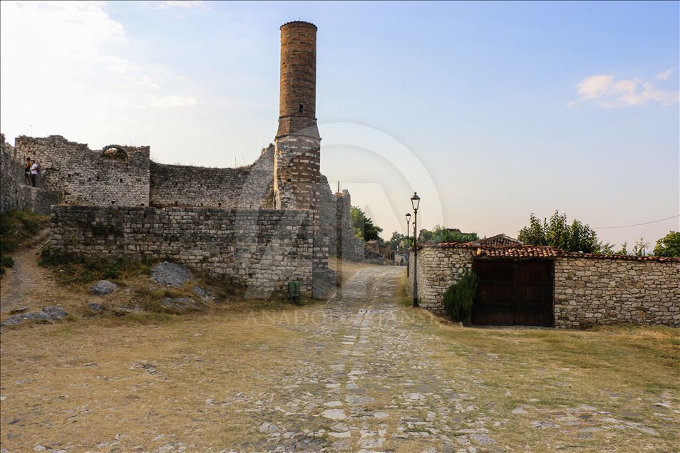 Kalaja e Beratit, dëshmitare shekullore e historisë
