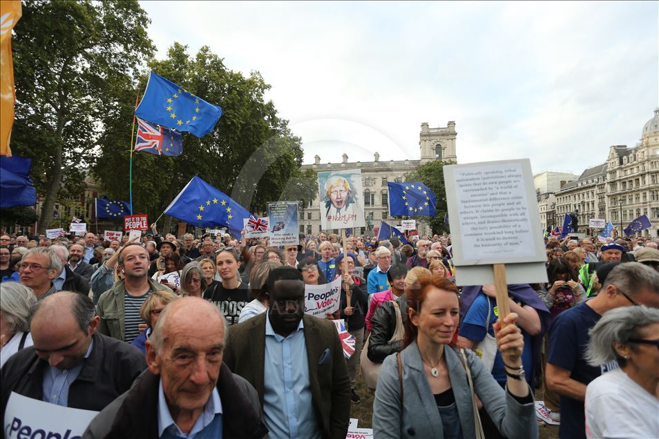 Londra'da Brexit karşıtı gösteri
