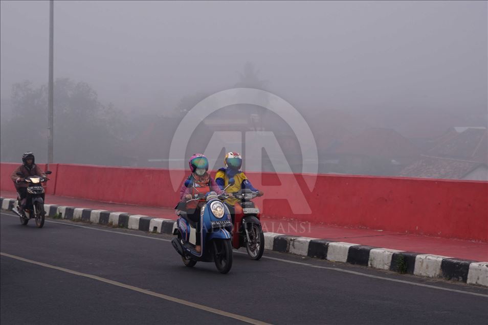 Kabut asap selimuti Palembang
