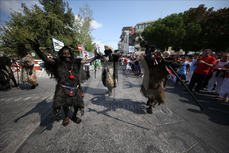 97 year old Turkish tradition: "Tulutabaklar"