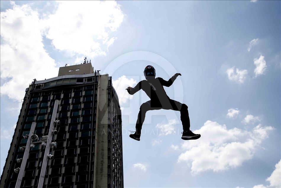 Taksim'de serbest uçuş heyecanı