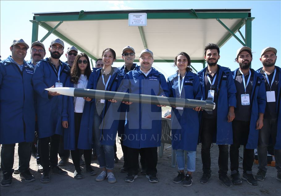Sanayi ve Teknoloji Bakanı Mustafa Varank, roket yarışmasını izledi