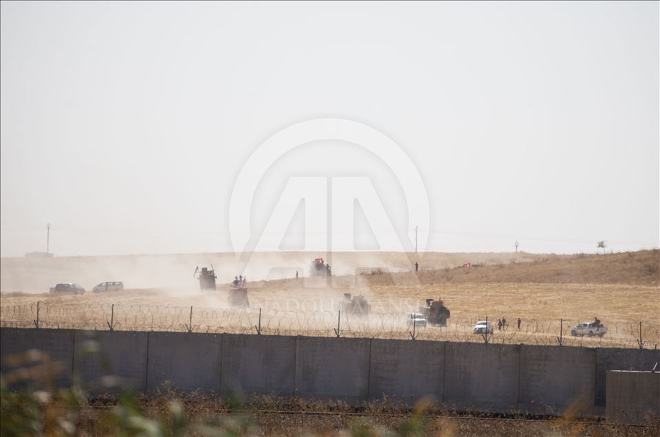 نخستین گشتزنی زمینی ترکیه و آمریکا در شرق فرات آغاز شد