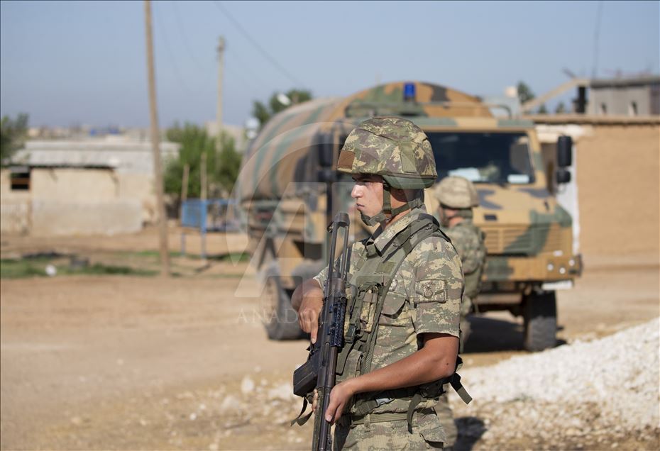 نخستین گشتزنی زمینی ترکیه و آمریکا در شرق فرات آغاز شد