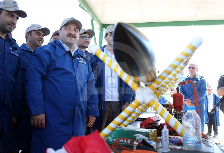 Sanayi ve Teknoloji Bakanı Mustafa Varank, roket yarışmasını izledi