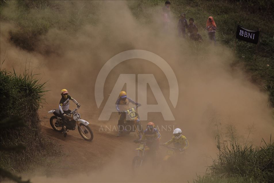 Balapan motocross klasik di Bogor