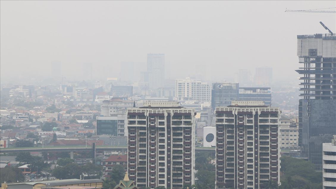 Jakarta suffers air pollution