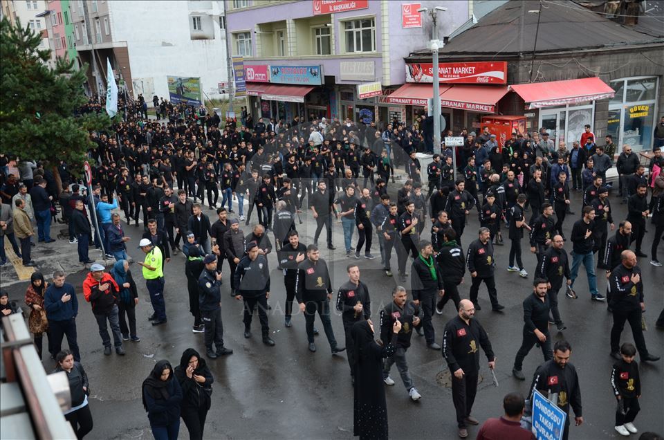 Kerbela şehitleri anılıyor