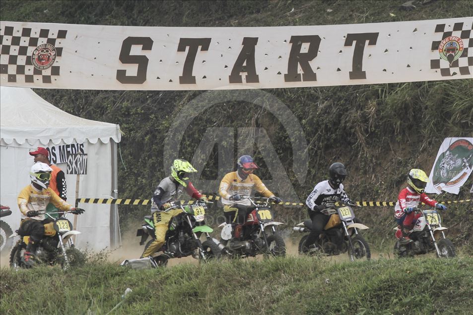 Balapan motocross klasik di Bogor