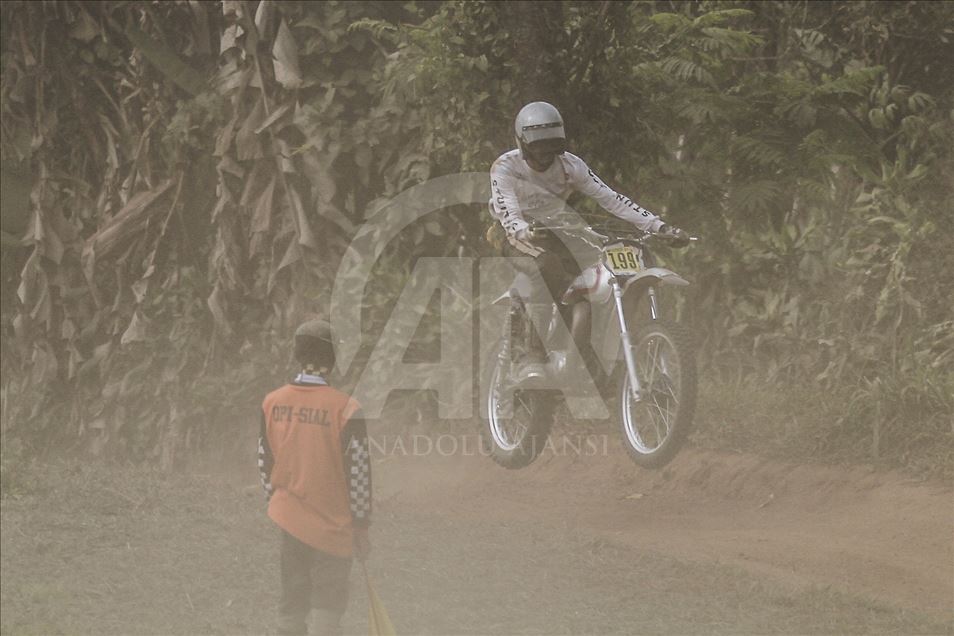 Balapan motocross klasik di Bogor