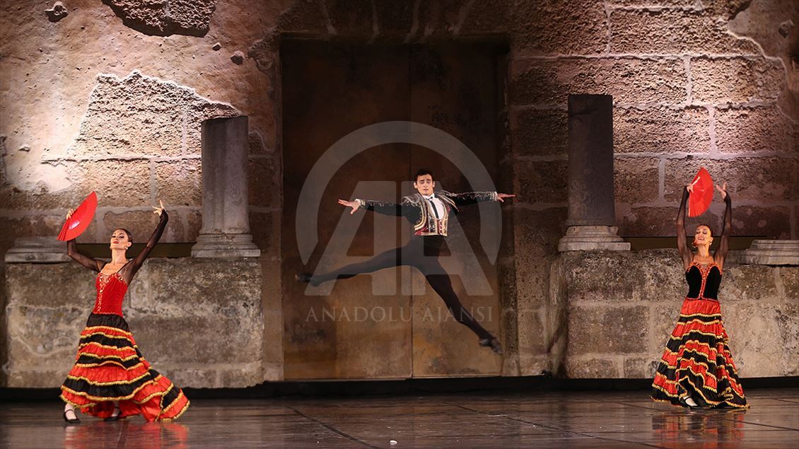 Aspendos, Siegfried ile Odette'nin aşkına şahitlik etti