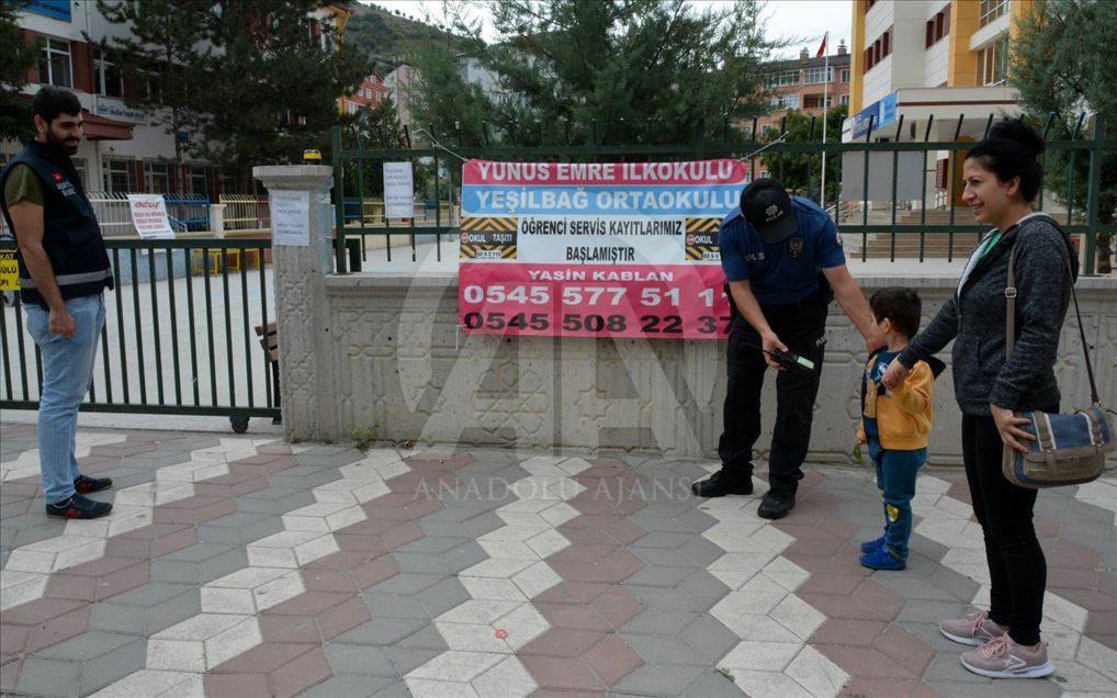 İçişleri Bakanlığından okul çevrelerinde ve servis araçlarında sıkı denetim