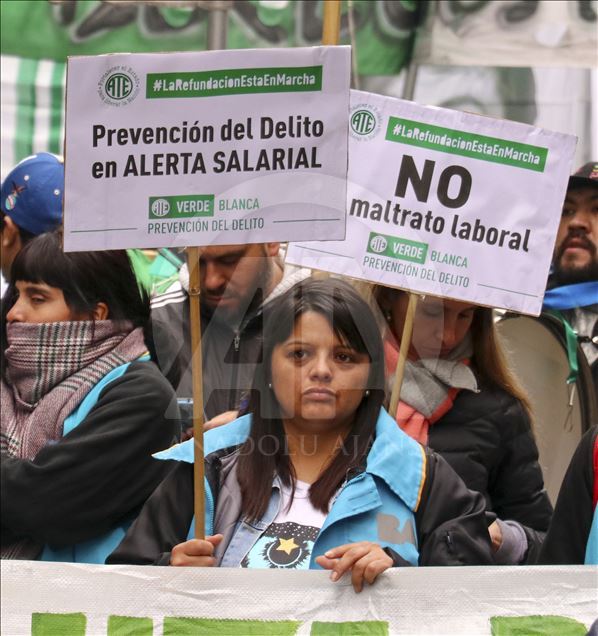Arjantin'de greve giden sendikalardan eylem