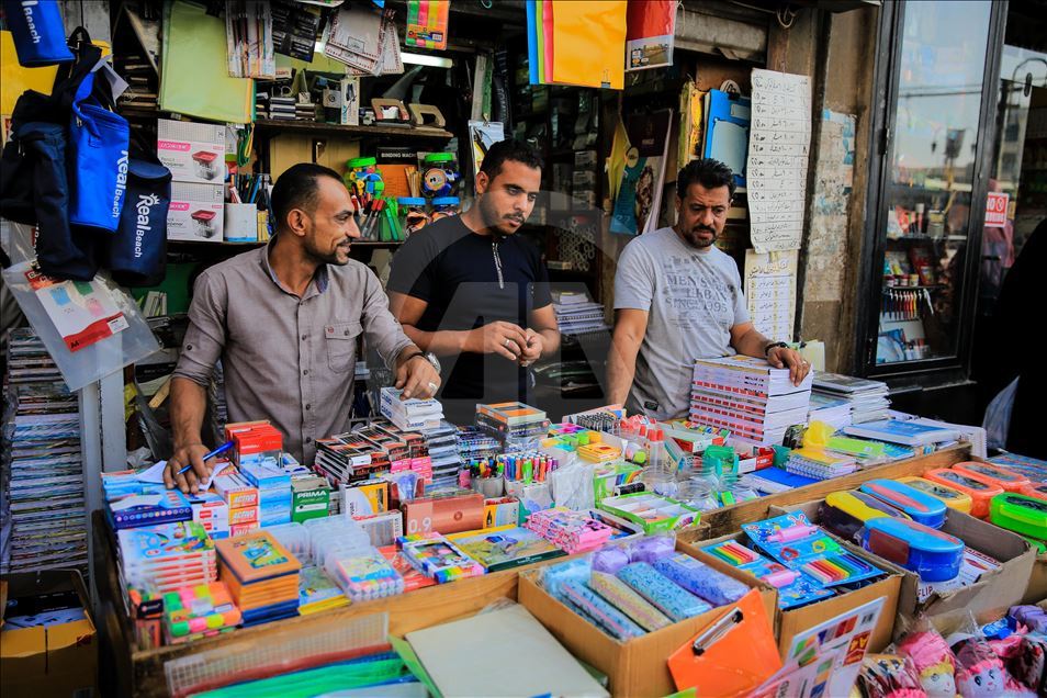 مصر قبيل بدء الدراسة.. موسم الهجرة إلى "الفجالة"