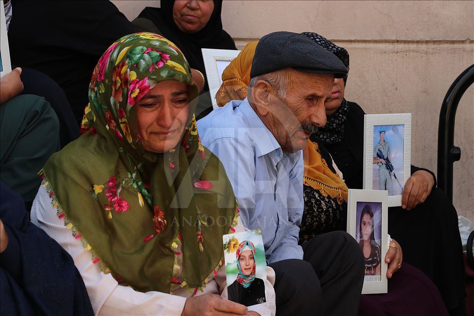 Diyarbakır annelerinin oturma eylemine katılım sürüyor