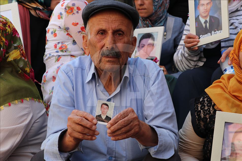 Diyarbakır annelerinin oturma eylemine katılım sürüyor
