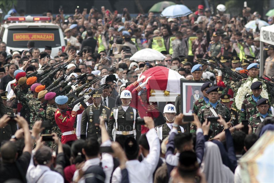 Prosesi pemakaman BJ Habibie presiden ke-3 RI
