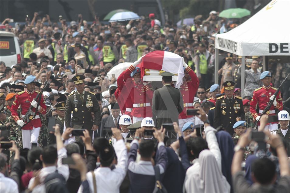Prosesi pemakaman BJ Habibie presiden ke-3 RI