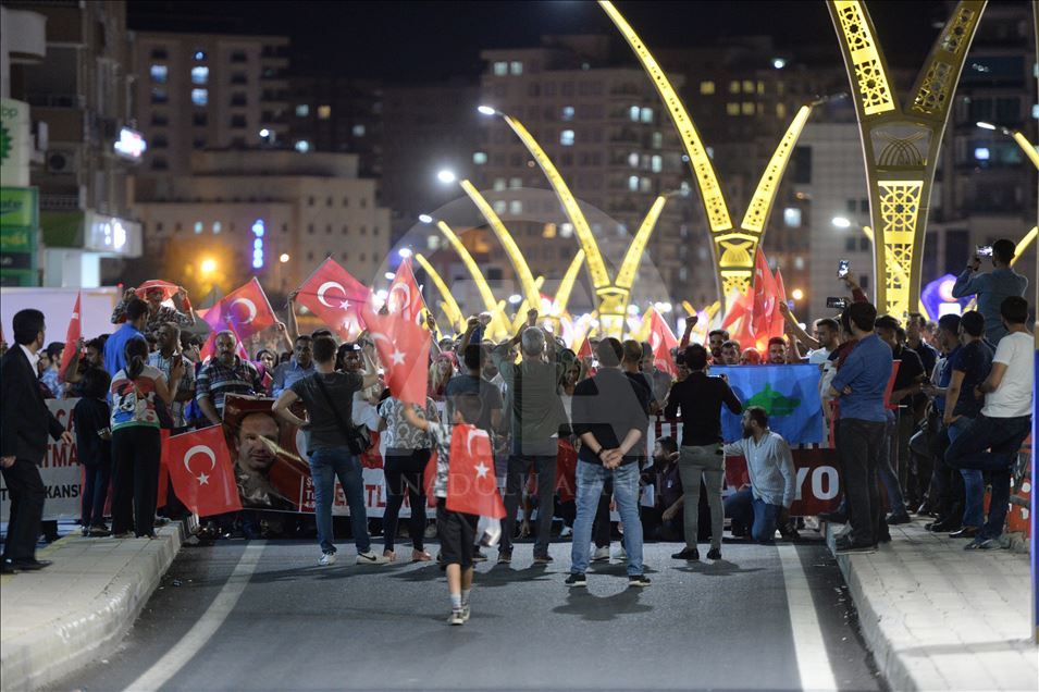 Mardin'de teröre tepki, "Diyarbakır anneleri"ne destek yürüyüşü

