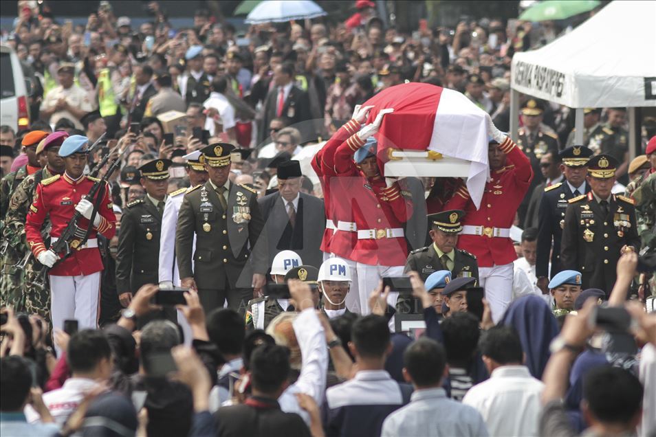 Prosesi pemakaman BJ Habibie presiden ke-3 RI