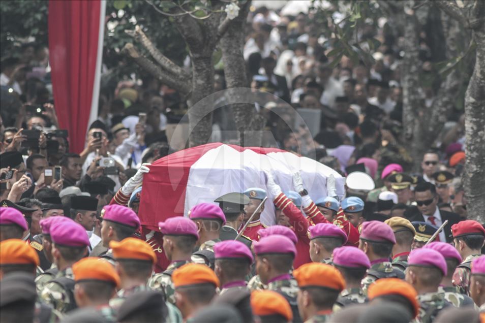 Prosesi pemakaman BJ Habibie presiden ke-3 RI