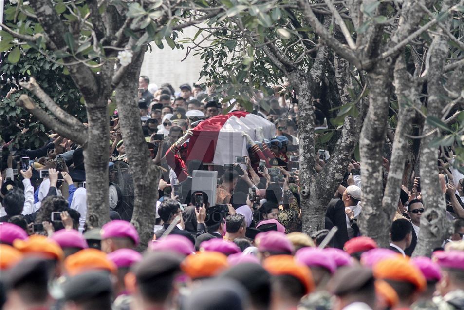 Prosesi pemakaman BJ Habibie presiden ke-3 RI