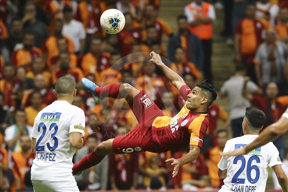 Falcao se estrenó con triunfo en la Superliga Turca