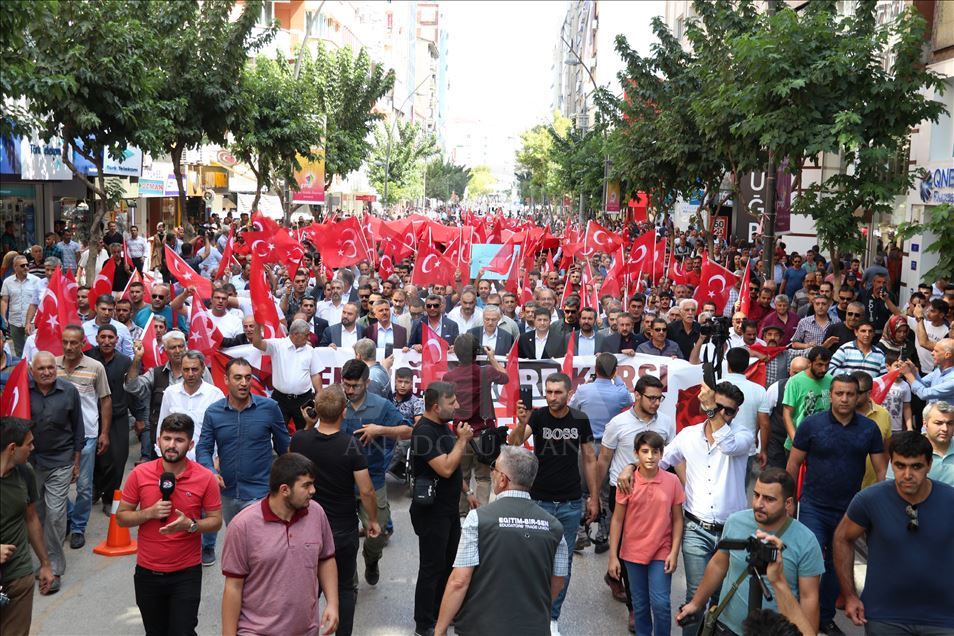 تظاهرات «مرگ بر تروریسم، دعوت به برادری» در ترکیه