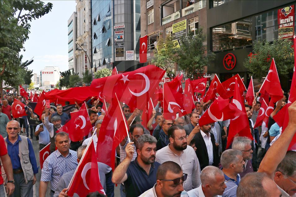 تظاهرات «مرگ بر تروریسم، دعوت به برادری» در ترکیه