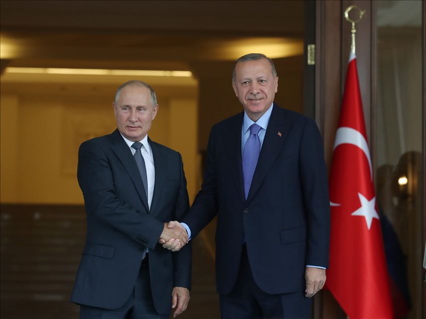 أردوغان يلتقي بنظيره الروسي قبيل الاجتماع الثلاثي