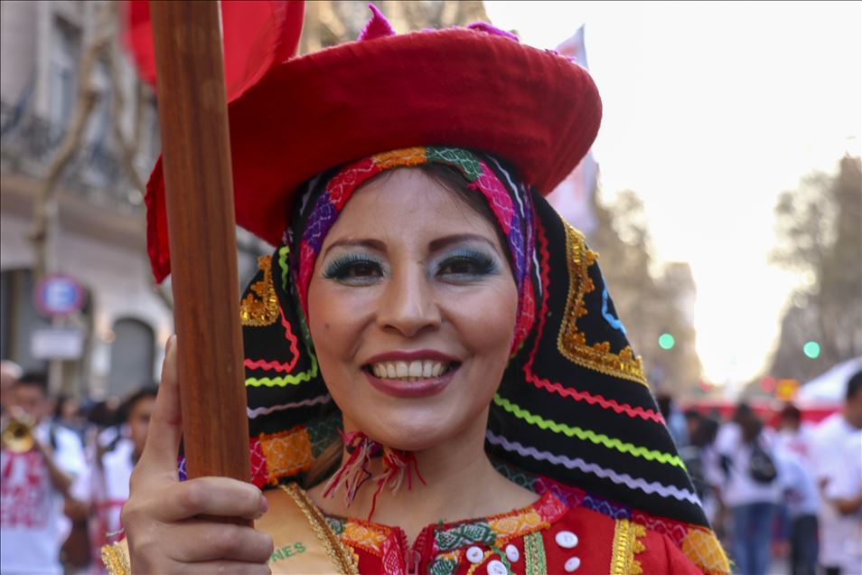 الآلاف يحتفلون بـ"يوم المهاجرين" في بوينس آيرس