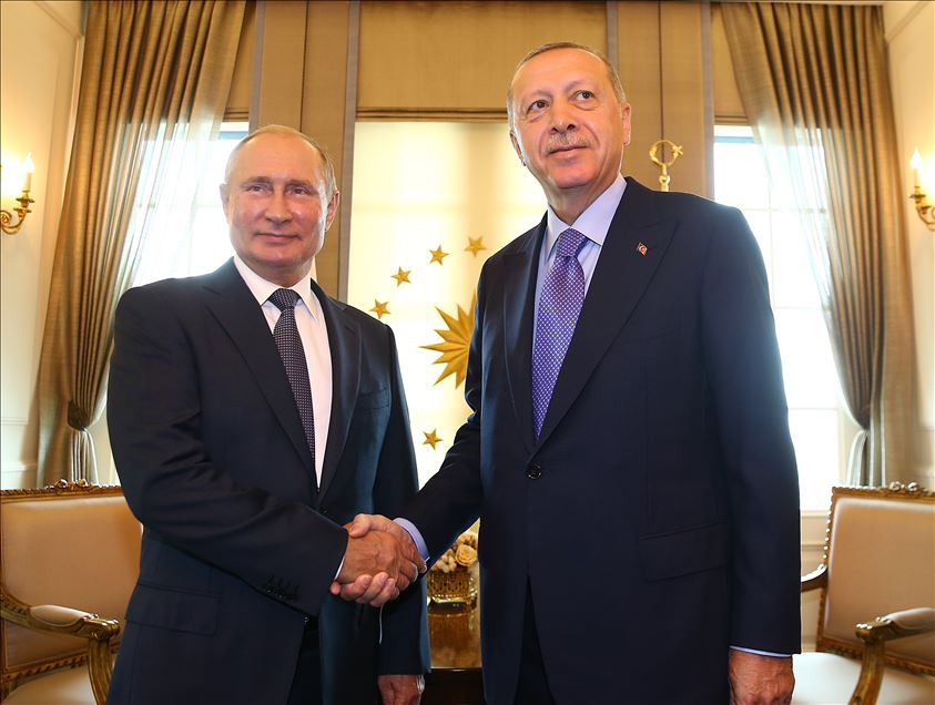 أردوغان يلتقي بنظيره الروسي قبيل الاجتماع الثلاثي