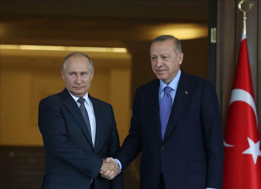 أردوغان يلتقي بنظيره الروسي قبيل الاجتماع الثلاثي