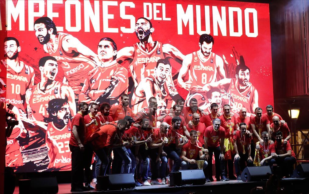 MADRID, ESPAÑA - SEPTIEMBRE 16, 2019: Los jugadores del equipo 