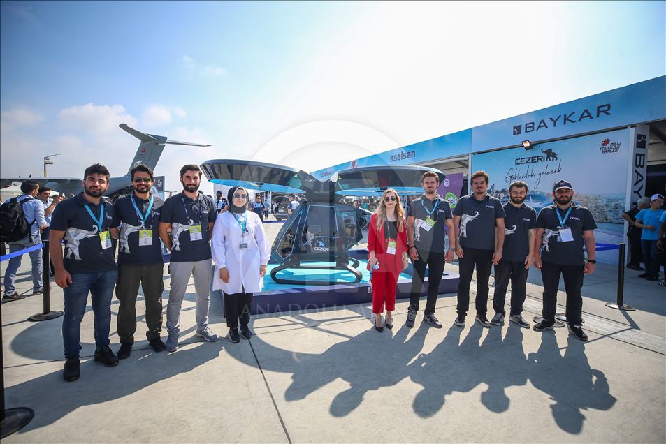 El primer automóvil volador de Turquía es presentado en el Teknofest Estambul