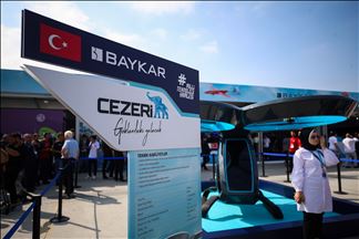 El primer automóvil volador de Turquía es presentado en el Teknofest Estambul