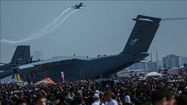 SOLOTÜRK, TEKNOFEST İstanbul'da gösteri uçuşu yaptı