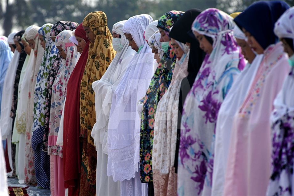 Warga Palembang gelar salat Istisqa