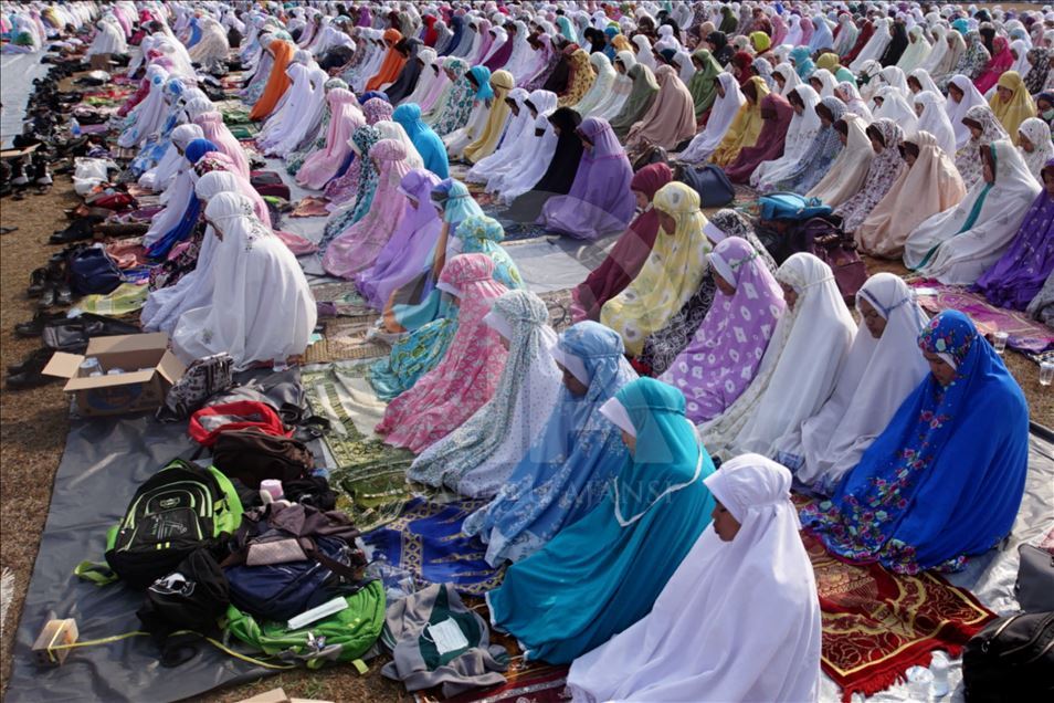 Warga Palembang gelar salat Istisqa