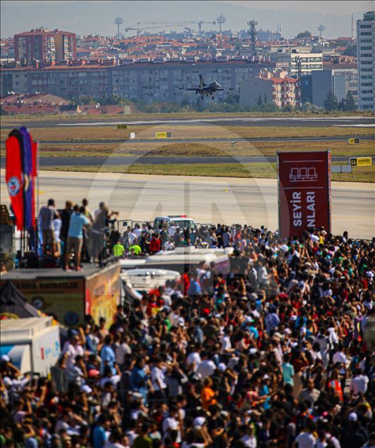 نمایش هوایی سولوترک در جشنواره «تکنوفست استانبول»
