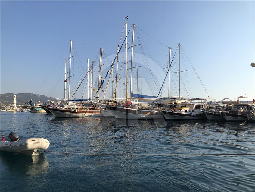"Mavi derinliklerin kaşifleri" Kaş'ta yetişiyor