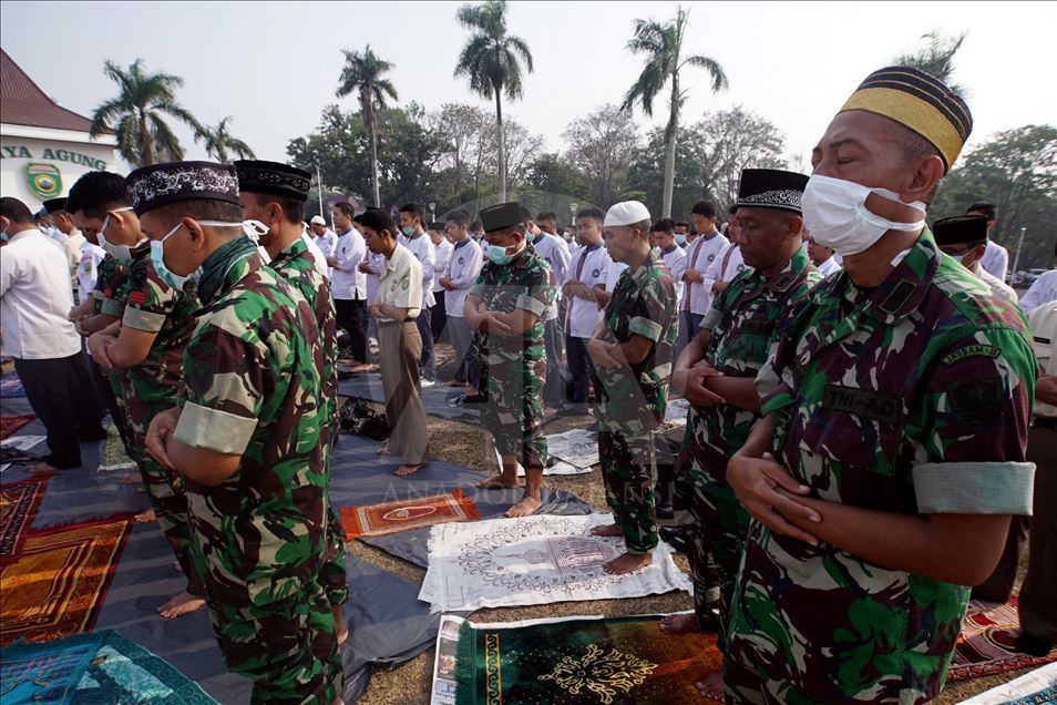 Warga Palembang gelar salat Istisqa