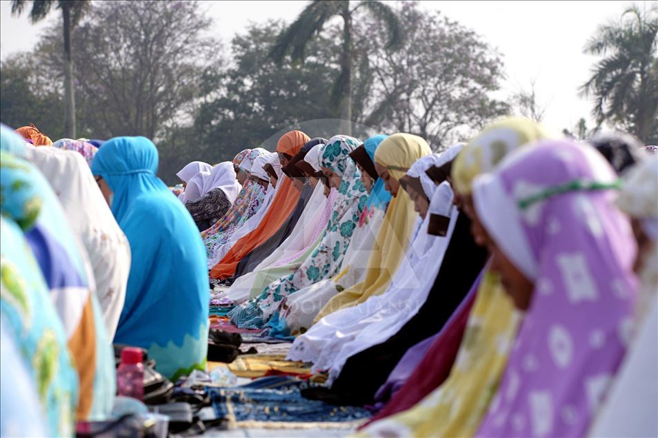 Warga Palembang gelar salat Istisqa