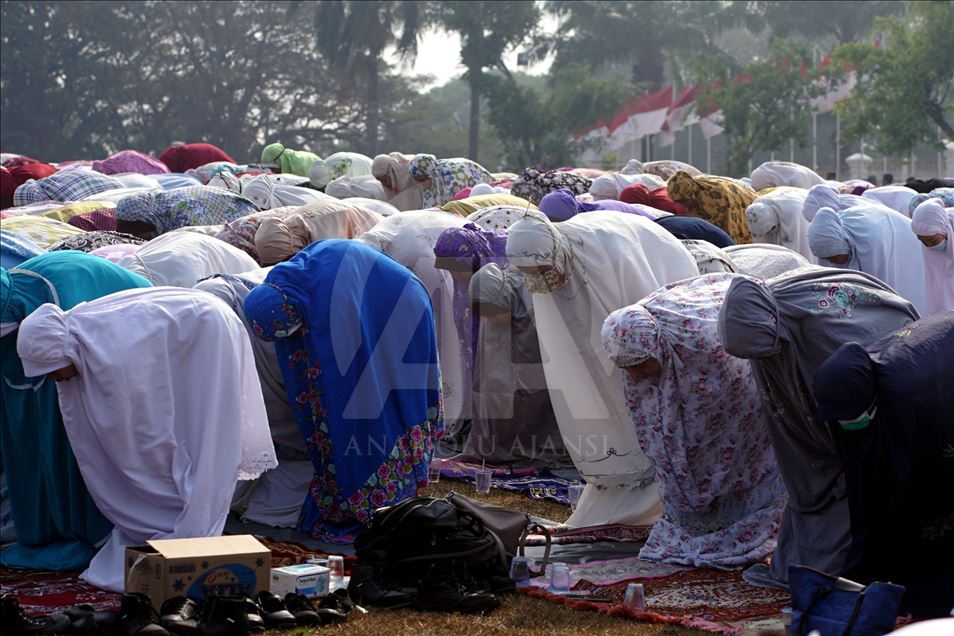 Warga Palembang gelar salat Istisqa