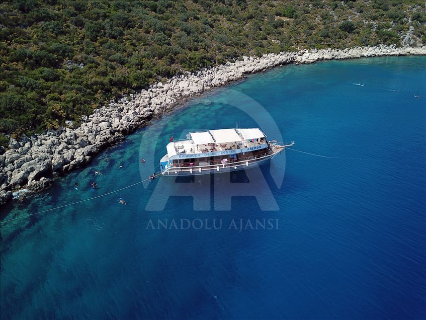 "Mavi derinliklerin kaşifleri" Kaş'ta yetişiyor