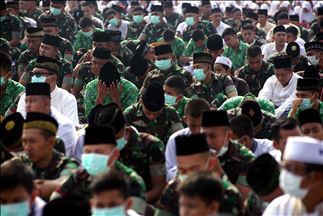 Warga Palembang gelar salat Istisqa